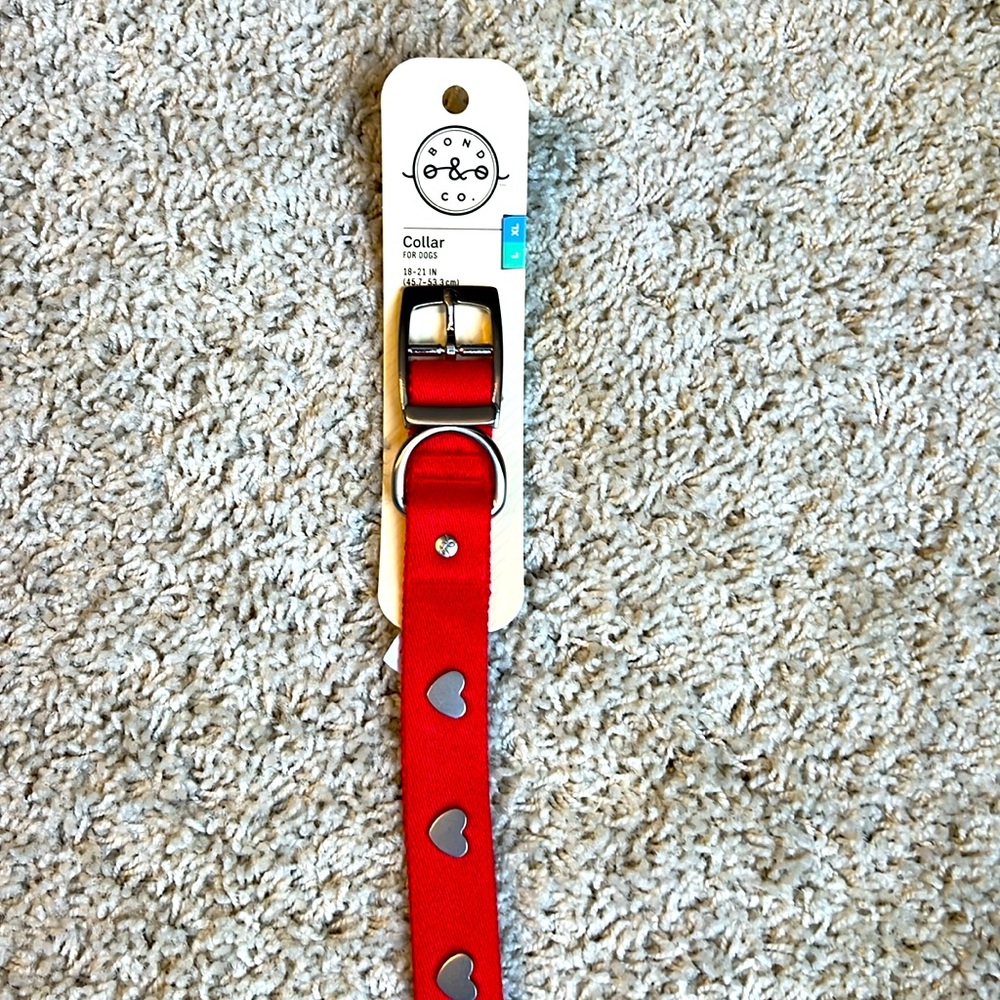 5/$15 - NWT Silver Heart Dog Collar